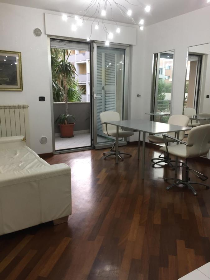شقة Casa Delle Sorprese بيسكارا المظهر الخارجي الصورة